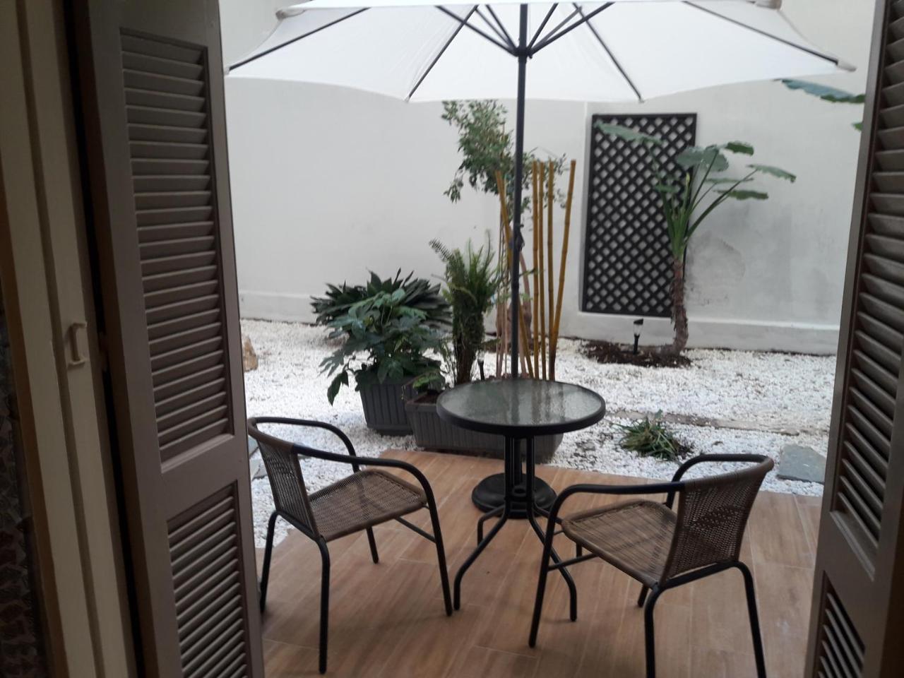 Studio Posh With Garden In Kolonaki Atenas Exterior foto